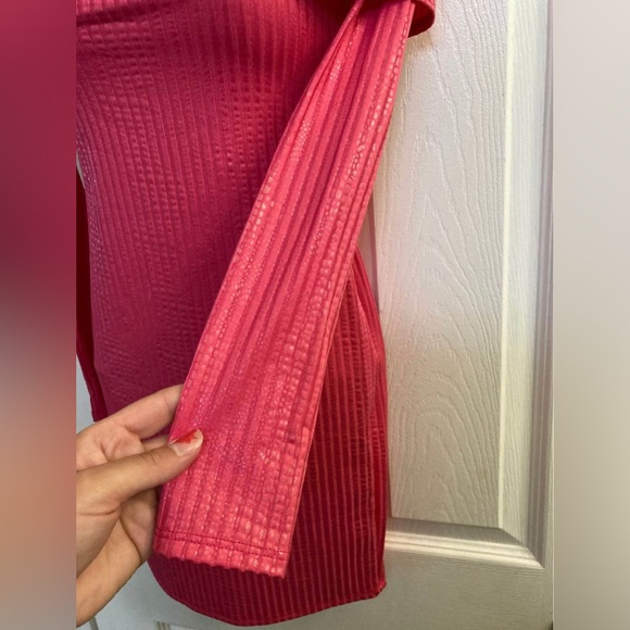 Pink dress off the shoulder size small - Picture 3 of 4